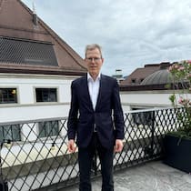 Thomas Sprecher studierte erst Germanistik und Philosophie, dann Recht. Er arbeitet als Rechtsanwalt bei der Wirtschaftskanzlei Niederer Kraft Frey und engagiert sich für den Stiftungsstandort Zürich.