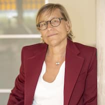 Bevor sie in die Uhrenbranche einstieg, war Christelle Rosnoblet im Familienunternehmen tätig, das im Einzelhandel aktiv ist.