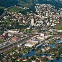 Pfäffikon: Die verkehrsgünstige Lage am Zürichsee und niedrige Steuern lockten einst Finanzfirmen an.