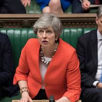 Theresa May: Das britische Parlament hat für einen Antrag auf Verschiebung des EU-Austritts gestimmt.