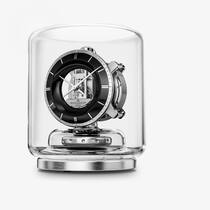 Die Tischuhr Atmos von Jaeger-LeCoultre aus dem Jahr 1928 mit avantgardistischem Charakter hat viele Neuinterpretationen inspiriert.