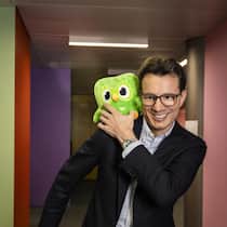 Es gibt nichts zu lachen: Severin Hackers Duolingo kommt bei Investoren derzeit nicht gut an.