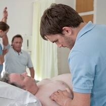 Physiotherapie in der Berner Klinik Montana: Die Rehaklinik im Wallis ist Spitzenreiter im diesjährigen Ranking.