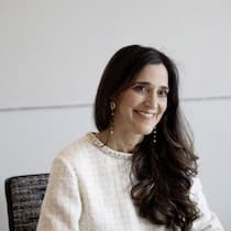 Elif Aktuğ 