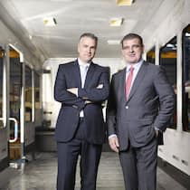 Auf der Erfolgsspur: Peter Spuhler (r.), Präsident von Stadler Rail, und CEO Thomas Ahlburg freuen sich an vollen Auftragsbüchern.