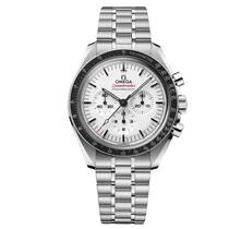 Omega Speedmaster Professional Die Moonwatch im 42-mm-Stahlgehäuse mit weissem Zifferblatt ist das neue und bislang hellste Kapitel in der Legende ohne Ende. 7700 Fr.