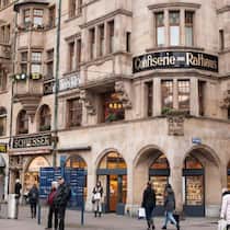 Ein Stück Basler Geschichte bleibt erhalten: Die Confiserie Schiesser ist gerettet.