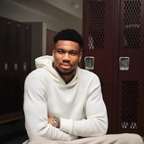 Giannis Antetokounmpo gestaltete zwei limitierte Breitling-Modelle.
