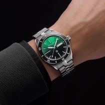 Die traditionsreiche Marke Favre Leuba aus Le Locle überrascht mit einer neuen Version der Deep Raider.