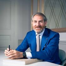 Fabrizio Buonamassa: Der 1971 in Neapel geborene Designer ist Product Creation Executive Director der Bulgari Watch Division. Nach seinem Industrial-Design-Studium in Rom startete er im Fiat Style Centre in Turin, 2001 wechselte er zu Bulgari.