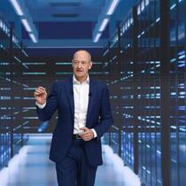 Siemens-Chef Roland Busch hat die «One Tech Company» als Vision.
