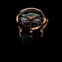 In 40-mm-Roségold-Gehäuse arbeitet das Kaliber RD850 mit Ewigem Kalender.