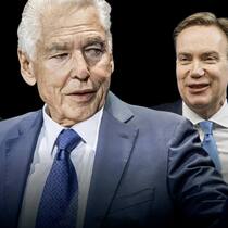 Zwei Männer und ihr Aufseher: WEF-Chef Børge Brende, Interimspräsident Peter Brabeck, Stiftungsaufsichtschef Nils Güggi (v.r.).