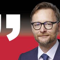 «Die Strategie setzt darauf, dass die Aktionen des US-Präsidenten die Welt zwar verunsichern, Trump schlussendlich aber einen Rückzieher macht», schreibt Redaktor Erich Gerbl.