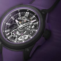 Norqain lanciert limitierte Wild One Skeleton in Dunkelviolett.