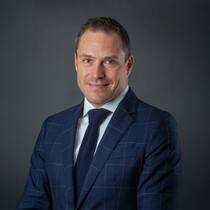 Philippe Amarante ist Head of Government Advisory von Henley & Partners, die Regierungen dabei berät, Vermögende als Einwohner zu gewinnen und einer privaten Klientel Aufenthaltsbewilligungen und Reisepässe vermittelt.