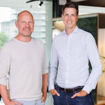 Pair-Finance-Gründer Stephan Stricker (l.) und Schweiz-Chef Marko Kusigerski vereinen Inkasso mit Marketing.