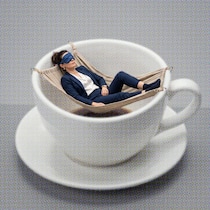 Koffein oder Nickerchen: Was hilft am besten gegen das Mittagstief?