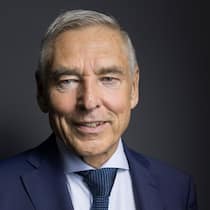 Der langjährige CEO und Präsident nutzte als Chairman emeritus die Räumlichkeiten von Nestlé, inklusive Assistentin. Heftige Kritik an seiner Lebensfirma gönnt er sich trotzdem.