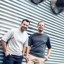 Matthias Heller (l.) und Igor Susmelj wollen «das Entwickeln und Verwenden von KI für Menschen und Firmen so einfach und erschwinglich wie möglich machen».