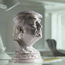 Chefs à la Trump: Sie stellen sich selbst auf ein Podest – und Mitarbeitende vor Herausforderungen.