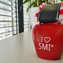 Eine Glocke, mit der die SIX für den Leitindex SMI wirbt.