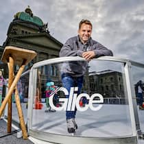Bei warmen Temperaturen aufs Kunsteis vor dem Bundeshaus: Das ermöglicht der Gründer von Glice, Viktor Meier.