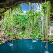 Baden wie in einem Filmset: Karsthöhle Cenote Ik Kil in Yucatáns Norden.