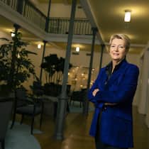 Karin Keller-Sutter ist seit 2019 Mitglied des Schweizer Bundesrates und leitet seit Januar 2023 das Eidgenössische Finanzdepartement (EFD).