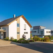 Modernes Einfamilienhaus in einem Vorort in Stuttgart, Baden-Württemberg.