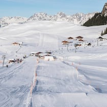 Skifahrer profitieren in Kitzbühel neu von einer Schneegarantie.