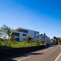 In bisher weniger erschlossenen Gemeinden führt der ÖV-Ausbau zu steigenden Mieten.