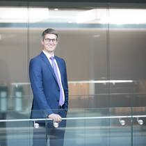 Tilmann Galler ist globaler Marktstratege bei J.P. Morgan. In Frankfurt stationiert, arbeitet er bei den viel beachteten Long-Term Capital Market Assumptions mit.
