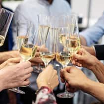 Im Jahr 2022 wurden noch 325 Millionen Flaschen Champagner verkauft. 2025 waren 266 Millionen.