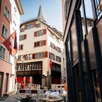 Das Teuscher-Haus in der Zürcher Storchengasse 9.