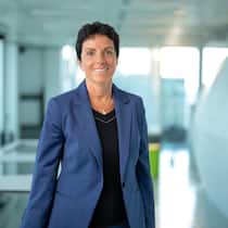 Sabrina Soussan bringt internationale Expertise aus Frankreich, Deutschland und den USA in den Schweizer Rollmaterialhersteller.