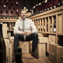 Nikolas von Haugwitz (56) ist seit November 2024 CEO von Mövenpick Wein. Zuvor arbeitete er unter anderem bei St. Jakobskellerei Schuler und Hawesko.
