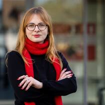 Bitteres Geschenk für Juso-Chefin Mirjam Hostetmann: Die Erbschaftssteuer-Initiative ist chancenlos.