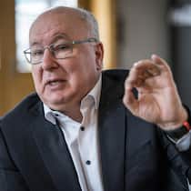 Im Interview mit der Handelszeitung spricht Gewerkschaftschef Pierre-Yves Maillard über die Aufrüstung, die 10-Millionen-Schweiz und das Verhältnis zur EU.
