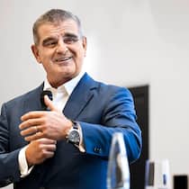 Stadler-Patron Peter Spuhler: Stadler und Siemens werden für Berlin 350 vierteilige S-Bahn-Züge liefern und die Instandhaltung über 30 Jahre sicherstellen. 