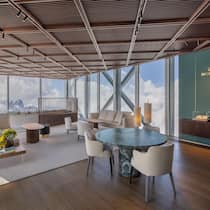 Mitten im Schweizer Bergidyll trifft Luxus auf spektakuläre Architektur.