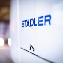 Logo von Stadler Rail: Die Aktie des Zugbauers hat seit dem Börsengang 2019 mehr als die Hälfte des Werts eingebüsst.