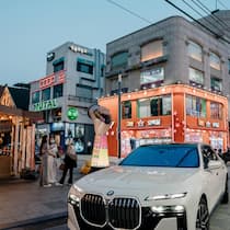 Ein Abend im exklusiven Stadtteil Apgujeong in Seoul. TIM FRANCO für WSJ
