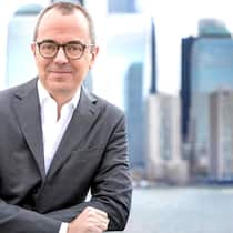 Stabwechsel: Giovanni Caforio (im Bild) ersetzt Jörg Reinhardt als Novartis-Präsident. Sein Auftrag: mit CEO Vas Narasimhan das Wachstum in den USA anzukurbeln.