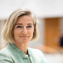Florence Schnydrig Moser ist seit Mai 2021 Leiterin der Geschäftseinheit Private Banking der Zürcher Kantonalbank (ZKB). Die studierte Mathematikerin war vorher 18 Jahre bei der Credit Suisse.