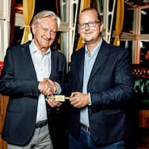 Schlüsselübergabe: Freddy Burger überträgt seine Firma komplett seinem Sohn Oliver.