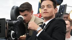 Der Oscarpreisträger und Cartier-Botschafter Rami Malek trägt die neue Tank und verkörpert die Eleganz der neuen Uhrenreihe