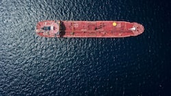 Wenn die Aktienkurse fallen, steigen im Normalfall die Bond-Bewertungen. Denn bei geopolitischen Unruhen oder einer drohenden Rezession steuern mehr Investoren auf «sichere Häfen».