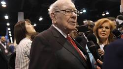 Warren Buffett, Vorsitzender und CEO von Berkshire Hathaway, spricht zu Reportern während der jährlichen Aktionärsversammlung des Unternehmens in Omaha, USA, am 4. Mai 2019.