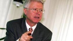 Hans-Dieter Vontobel, hier im Jahr 2001, amtet nun als Vizepräsident der Familienholding Vontrust.  (Bild: Keystone)